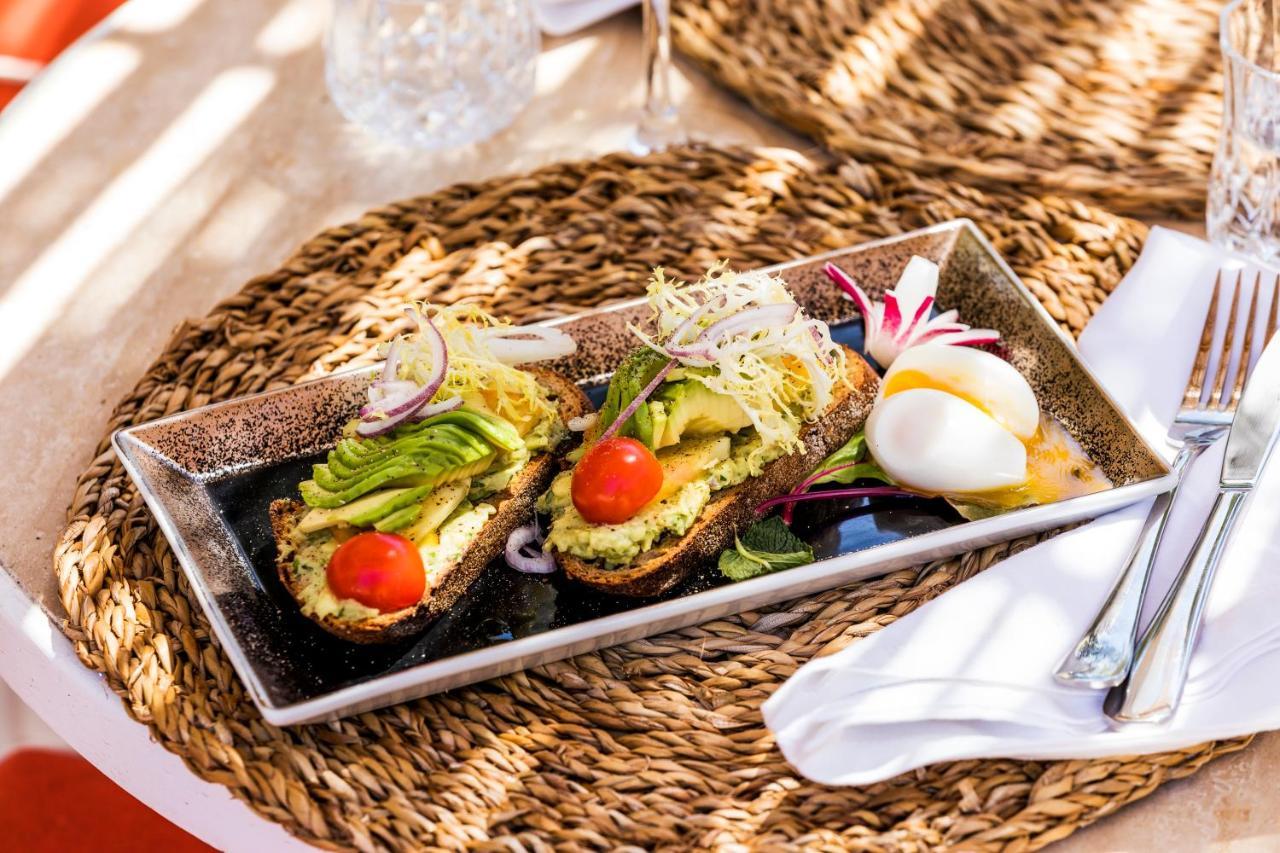 Hotel La Tartane Saint Tropez Bagian luar foto