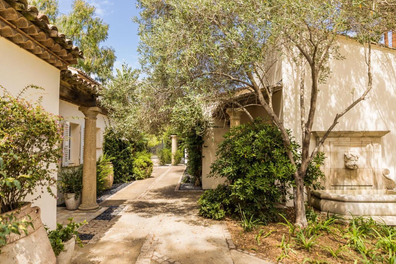 Hotel La Tartane Saint Tropez Bagian luar foto