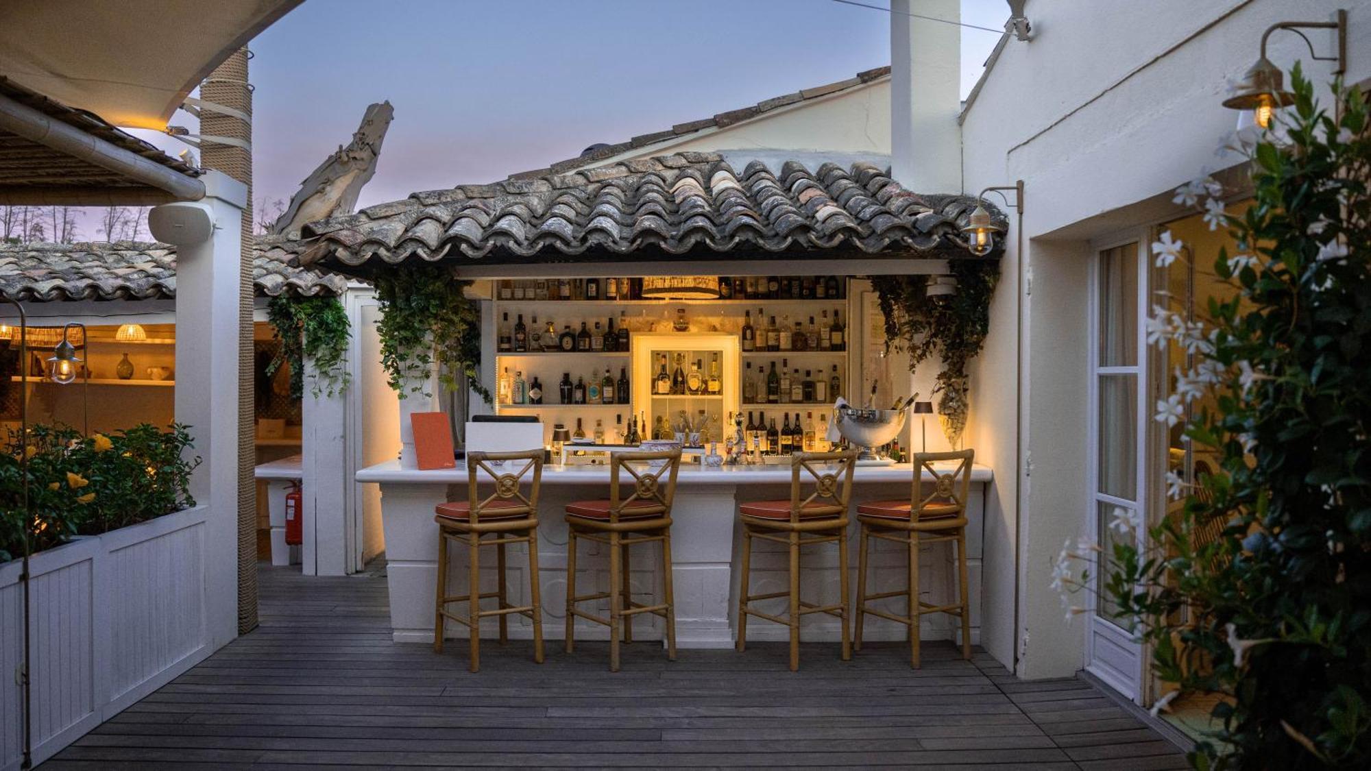 Hotel La Tartane Saint Tropez Bagian luar foto